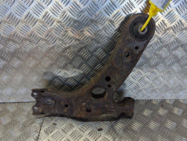 TOYOTA AURIS - RF OS WISHBONE SUSPENSION CONTROL ARM 06-12