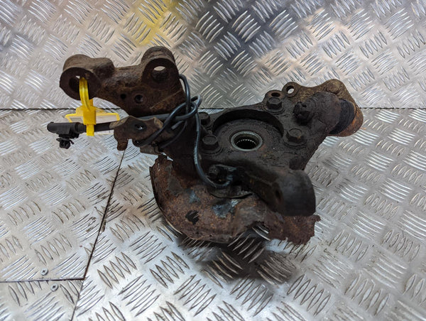 TOYOTA AURIS - Passenger Front LF NS Hub Stub 06-12