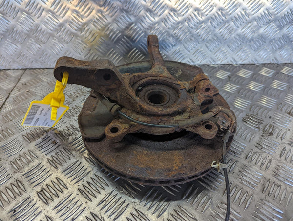 SUZUKI SWIFT - Driver Front RF OS Hub Stub 04-11