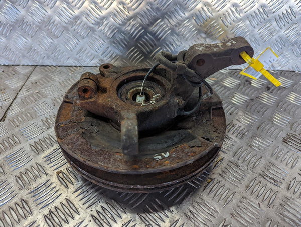 SUZUKI SWIFT - Driver Front RF OS Hub Stub 04-11