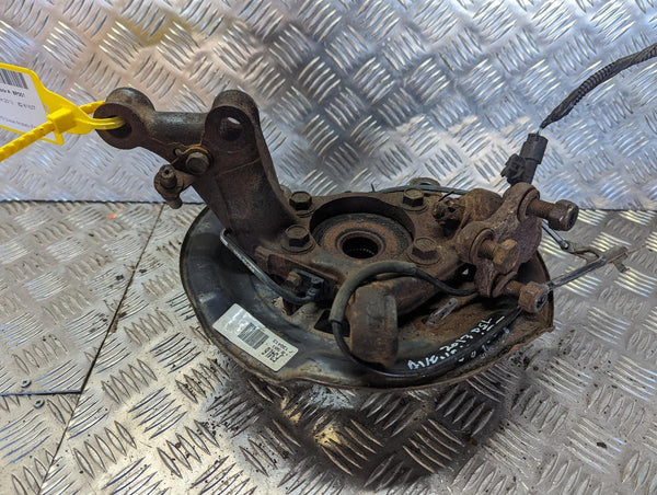 TOYOTA AVENSIS - Passenger Front LF NS Hub Stub 12-15