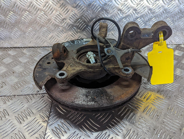 TOYOTA YARIS - Passenger Front LF NS Hub Stub 11-20