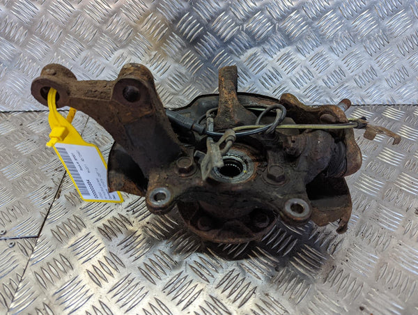 TOYOTA VERSO - Driver Front RF OS Hub Stub 09-13
