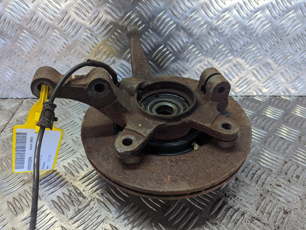 HYUNDAI I10 - Driver Front RF OS Hub Stub 08-14