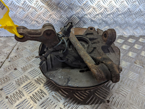 HONDA INSIGHT - Passenger Front LF NS Hub Stub 00-06