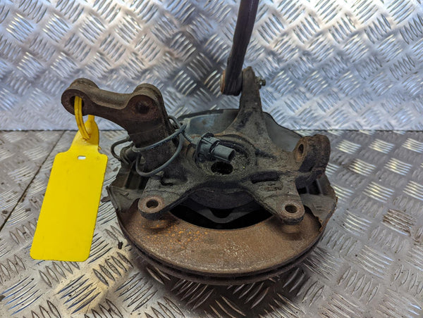 HONDA INSIGHT - Driver Front RF OS Hub Stub 00-06