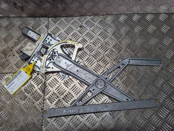TOYOTA AVENSIS - Passenger Front NS LF Window Regulator 03-09