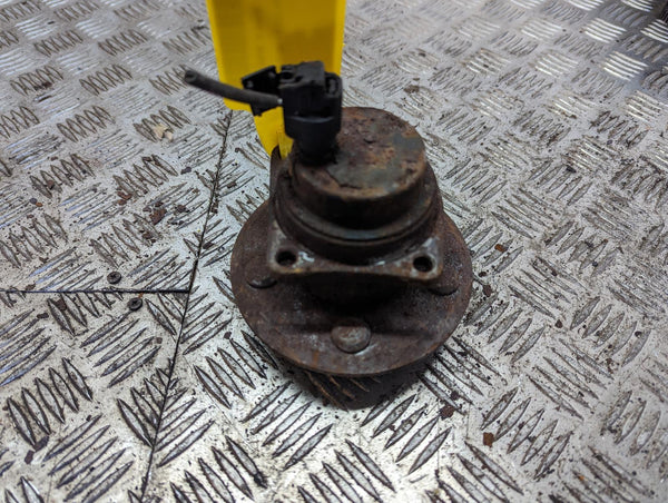 TOYOTA AVENSIS - Rear Hub/Bearing 03-09