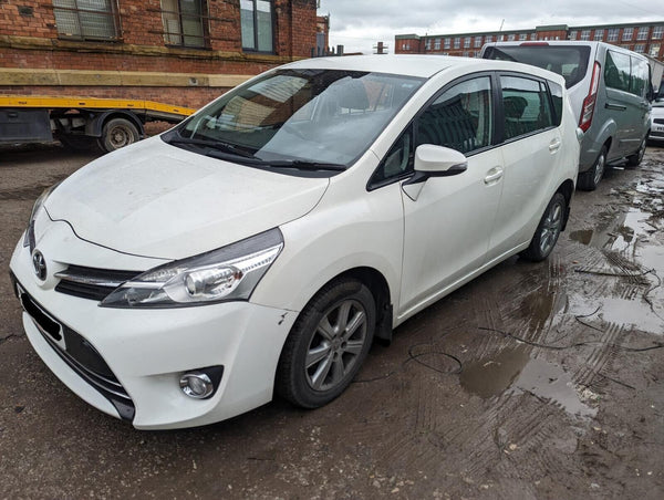 TOYOTA VERSO (2015) BREAKING / SPARES