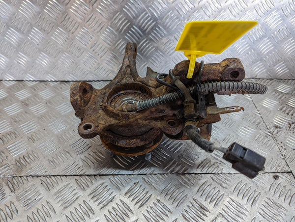 HYUNDAI I20 - Passenger Front LF NS Hub Stub 09-14