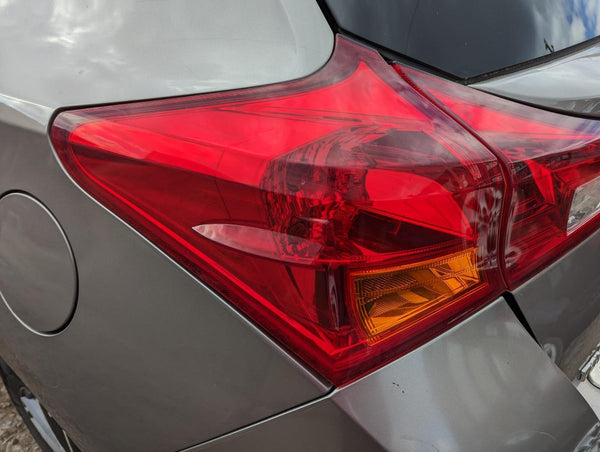 TOYOTA AURIS - Passenger Rear Light 12-15