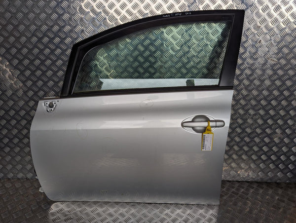 TOYOTA AURIS - Passenger Front NS LF Door Shell 06-12