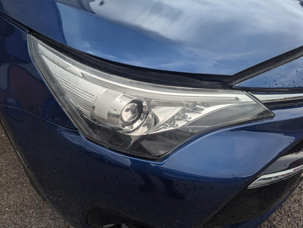 TOYOTA AVENSIS - Driver OS RF Headlight R Headlamp 15-18