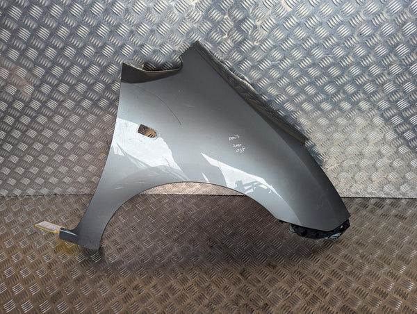 TOYOTA PRIUS - DRIVER RIGHT OS RF WING FENDER 04-09