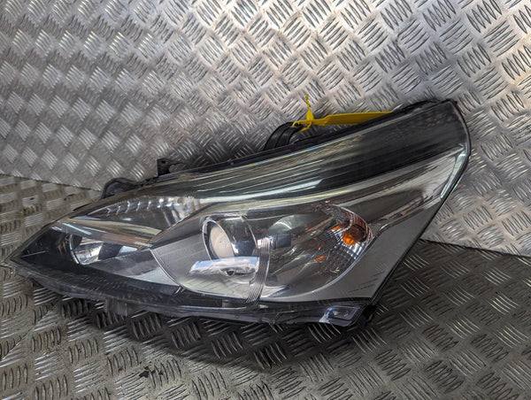 TOYOTA VERSO - Passenger NS LF Headlight L Headlamp 12-18